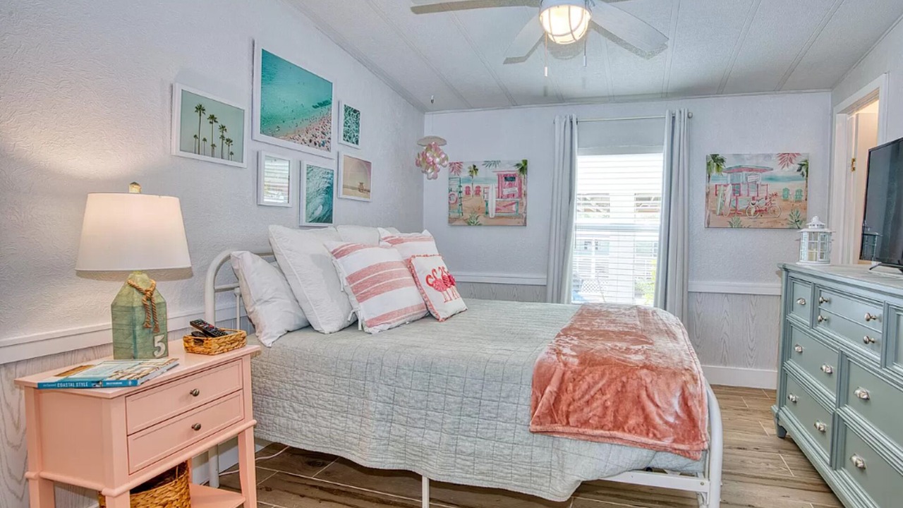 Photo of Bedroom in Cross Key Waterways