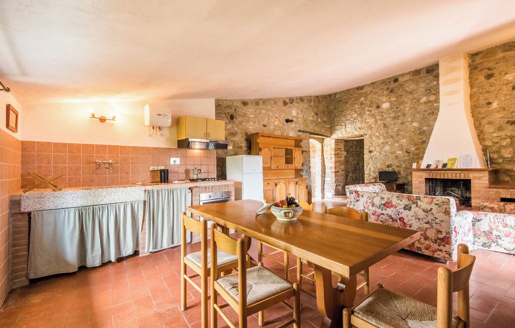 Photo of Kitchen in Radicondoli
