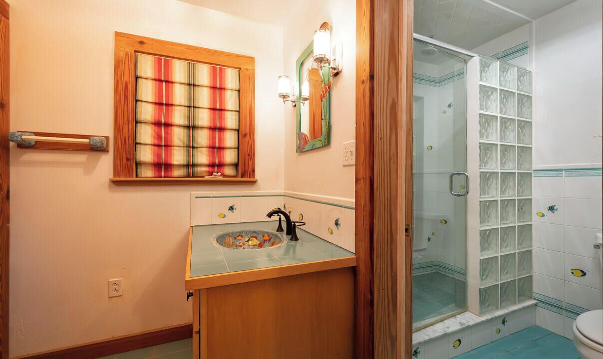 Photo of Bathroom in Marathon