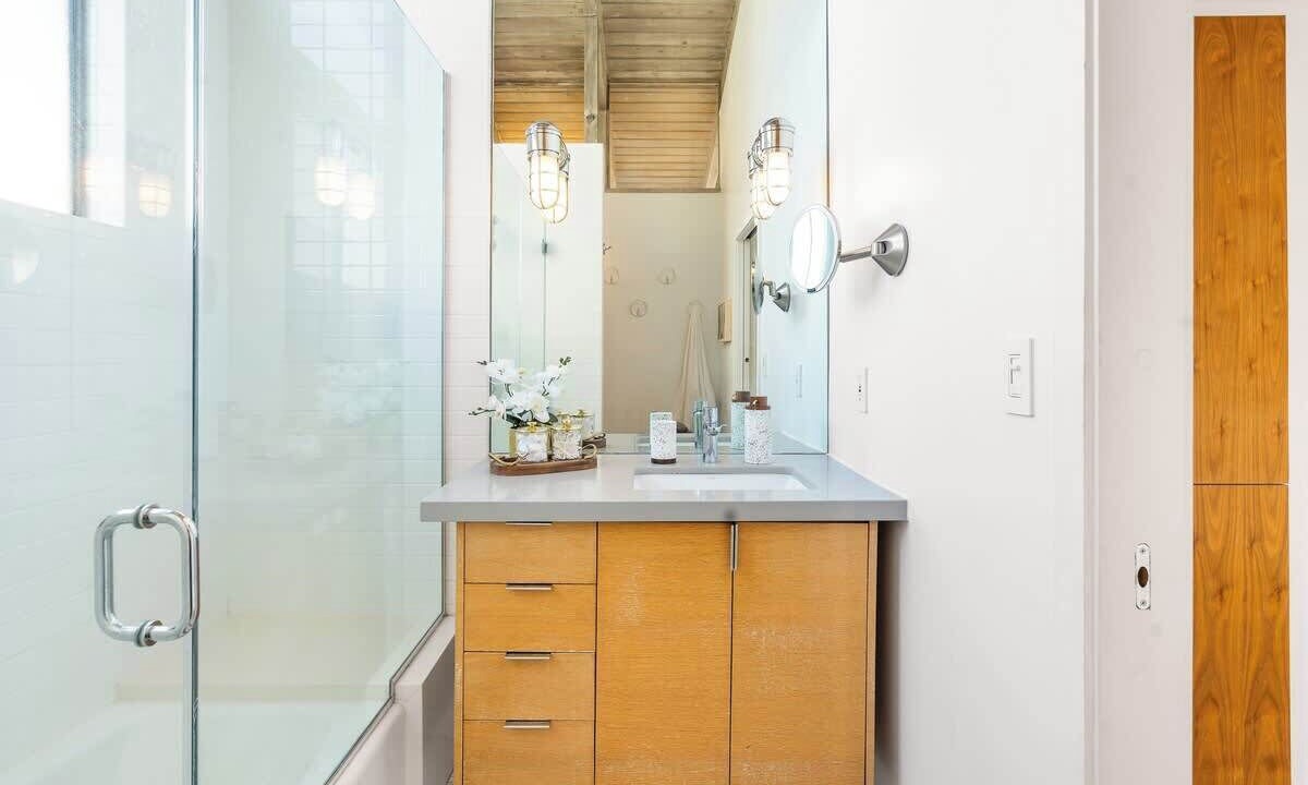 Photo of Bathroom in The Strand