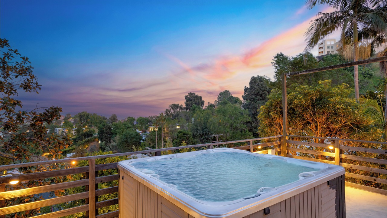 Photo of Others in Hollywood Hills West