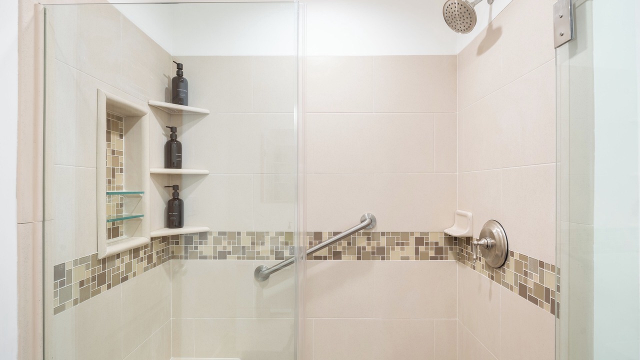 Photo of Bathroom in Hollywood Hills West