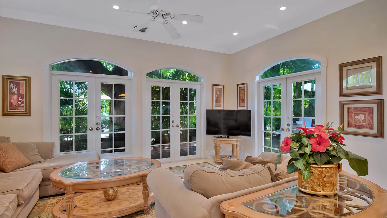 Photo of Livingroom in Bahama Village