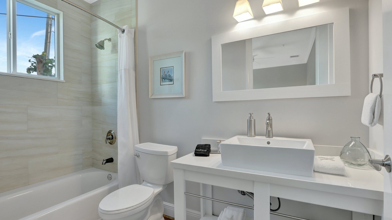 Photo of Bathroom in Islamorada