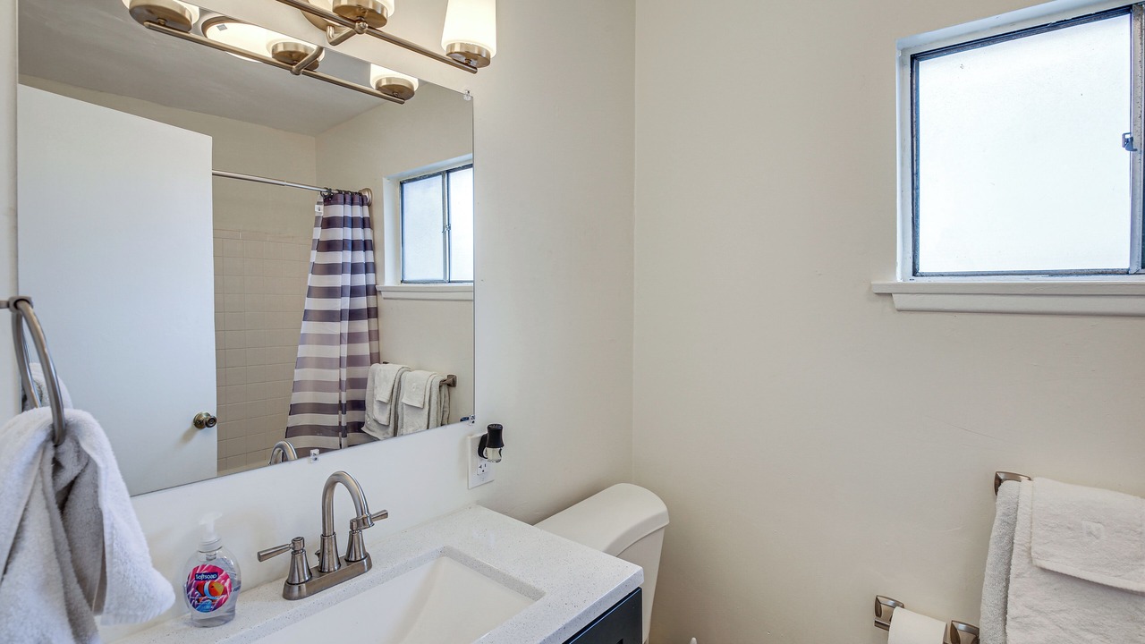 Photo of Bathroom in Harbor