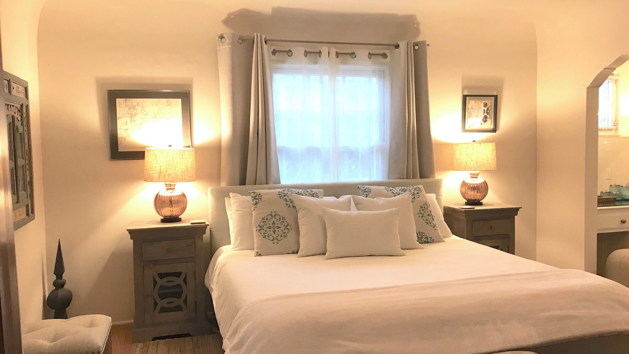 Photo of Bedroom in Greater Wilshire - Hancock Park