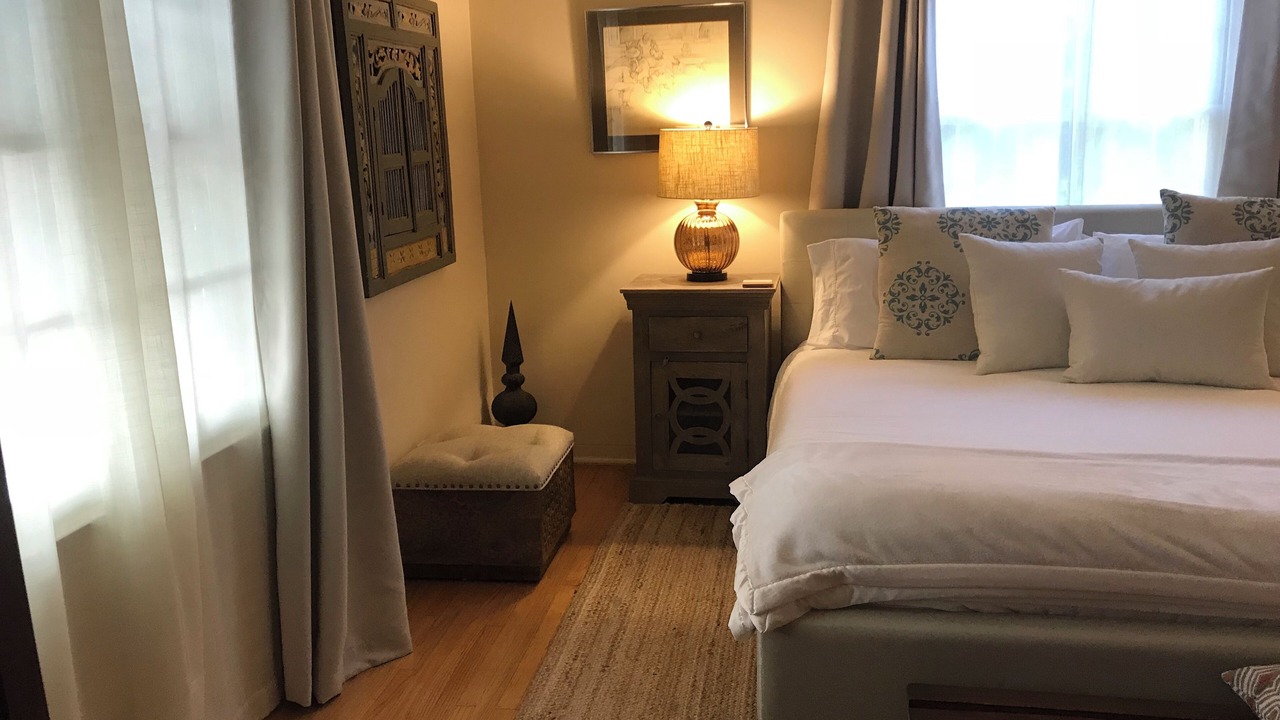 Photo of Bedroom in Greater Wilshire - Hancock Park