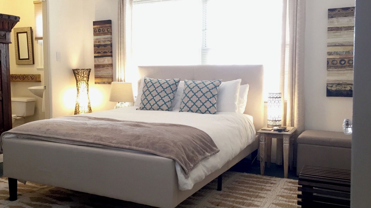 Photo of Bedroom in Greater Wilshire - Hancock Park