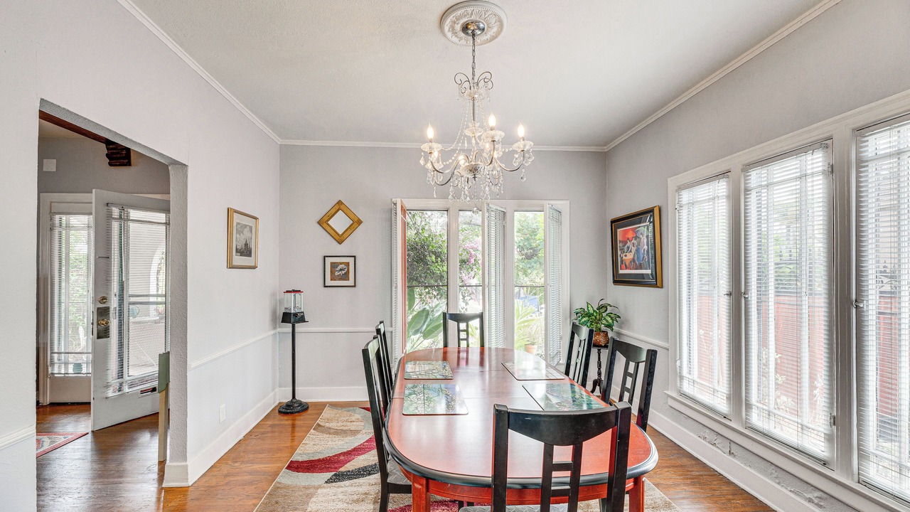 Photo of Livingroom in Melrose