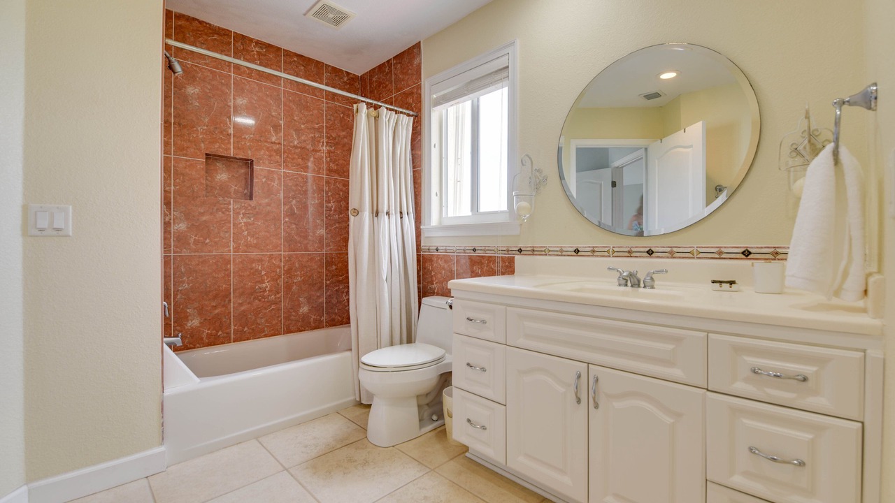 Photo of Bathroom in Cutthroat Harbor Estates