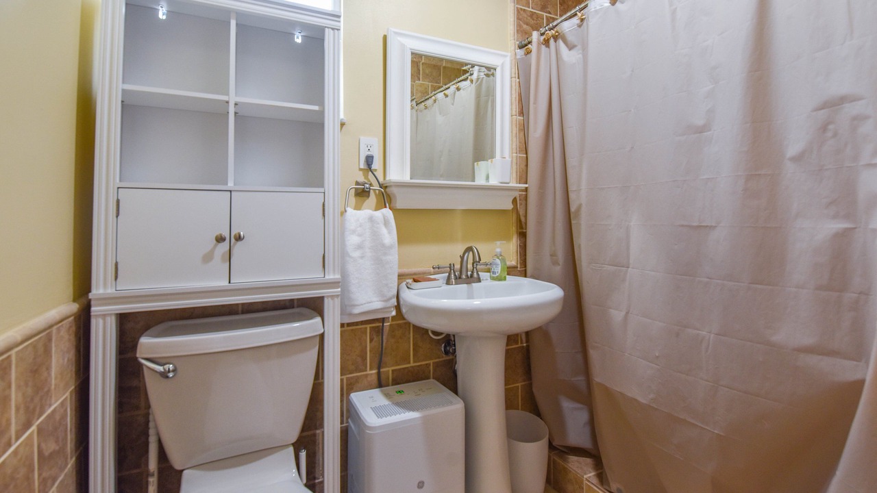 Photo of Bathroom in Cutthroat Harbor Estates