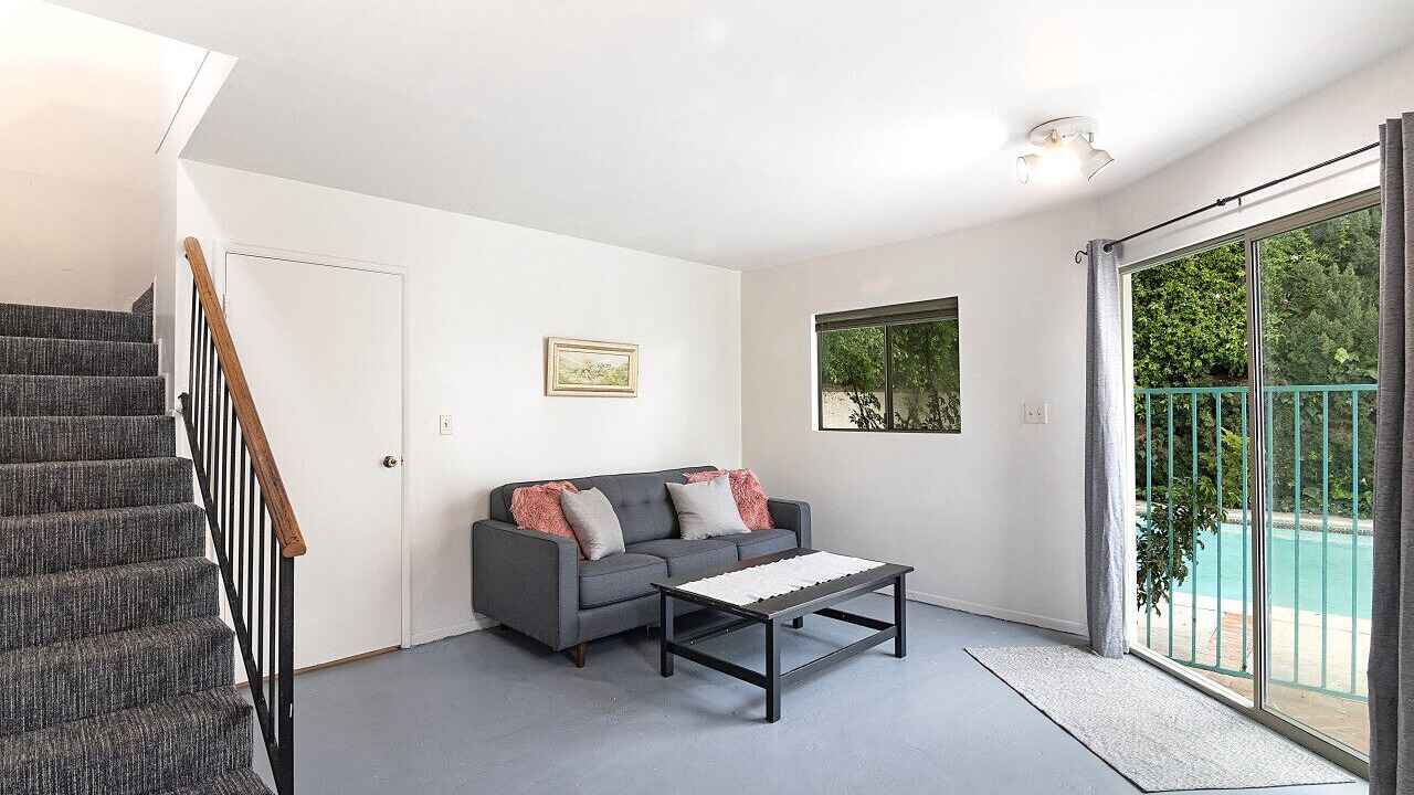 Photo of Livingroom in Pico - Robertson