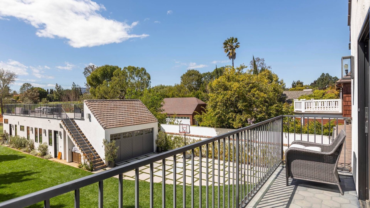 Photo of Patio Balcony in Greater Wilshire - Hancock Park