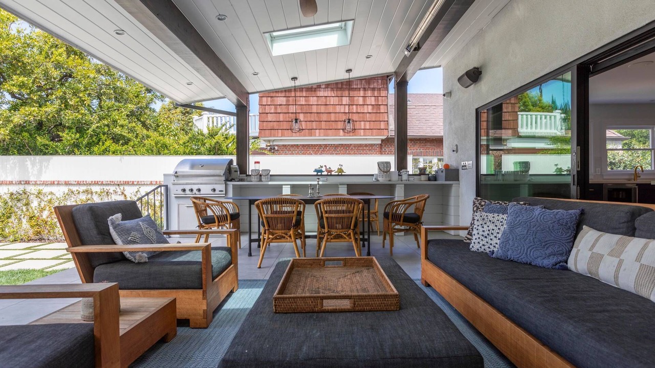 Photo of Outdoor in Greater Wilshire - Hancock Park