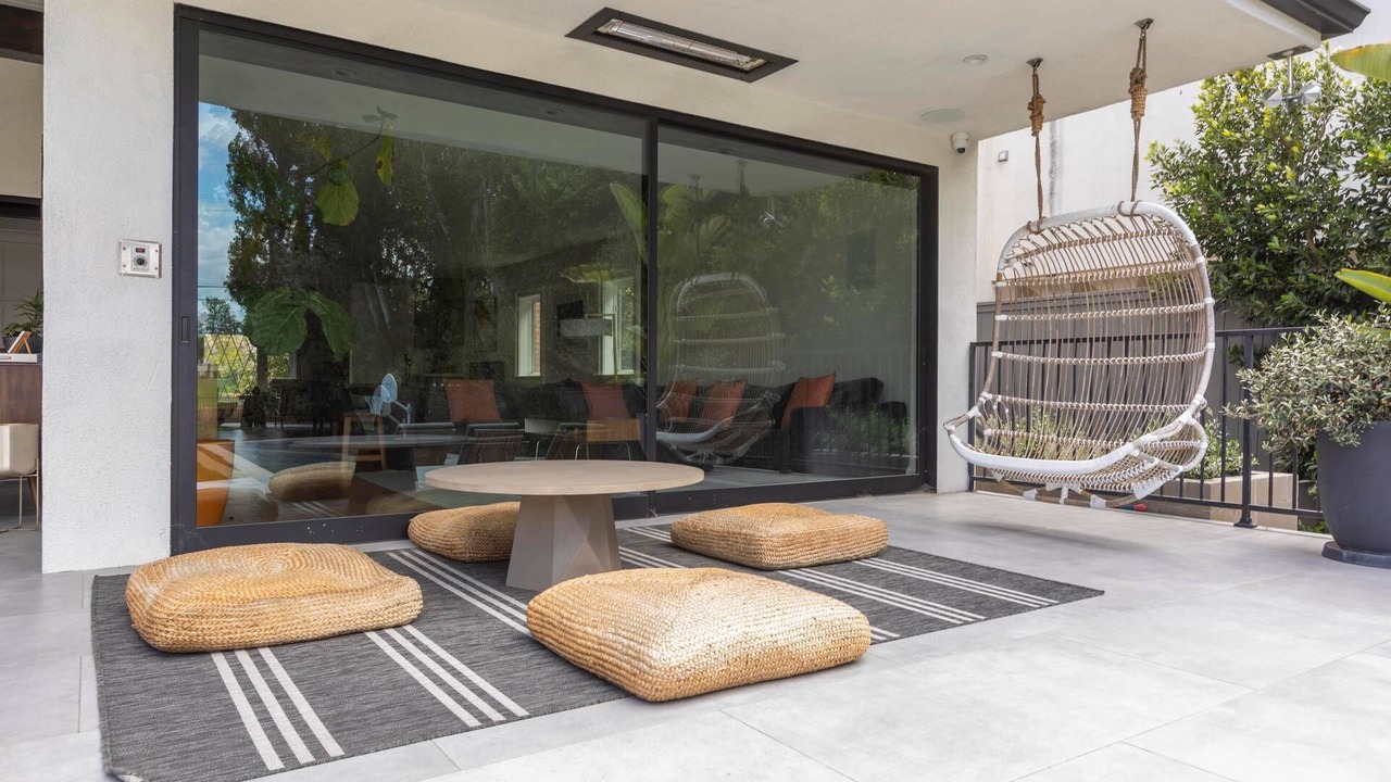 Photo of Patio Balcony in Greater Wilshire - Hancock Park