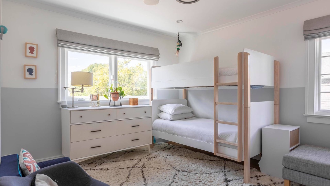 Photo of Bedroom in Greater Wilshire - Hancock Park