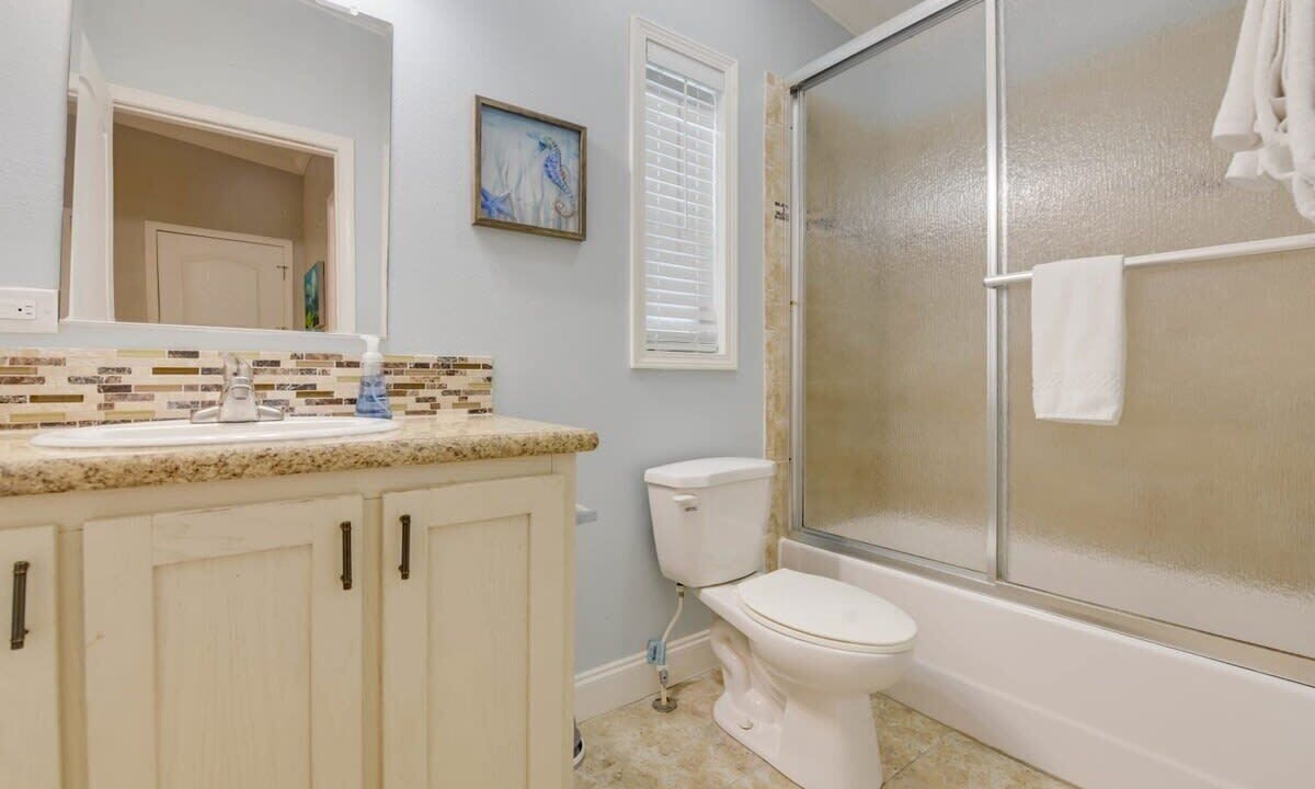 Photo of Bathroom in Sugarloaf Key