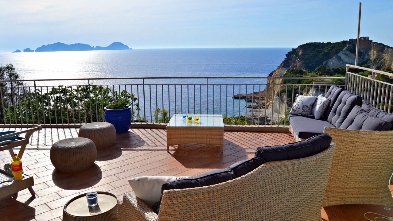 Photo of Patio Balcony in Le Forna