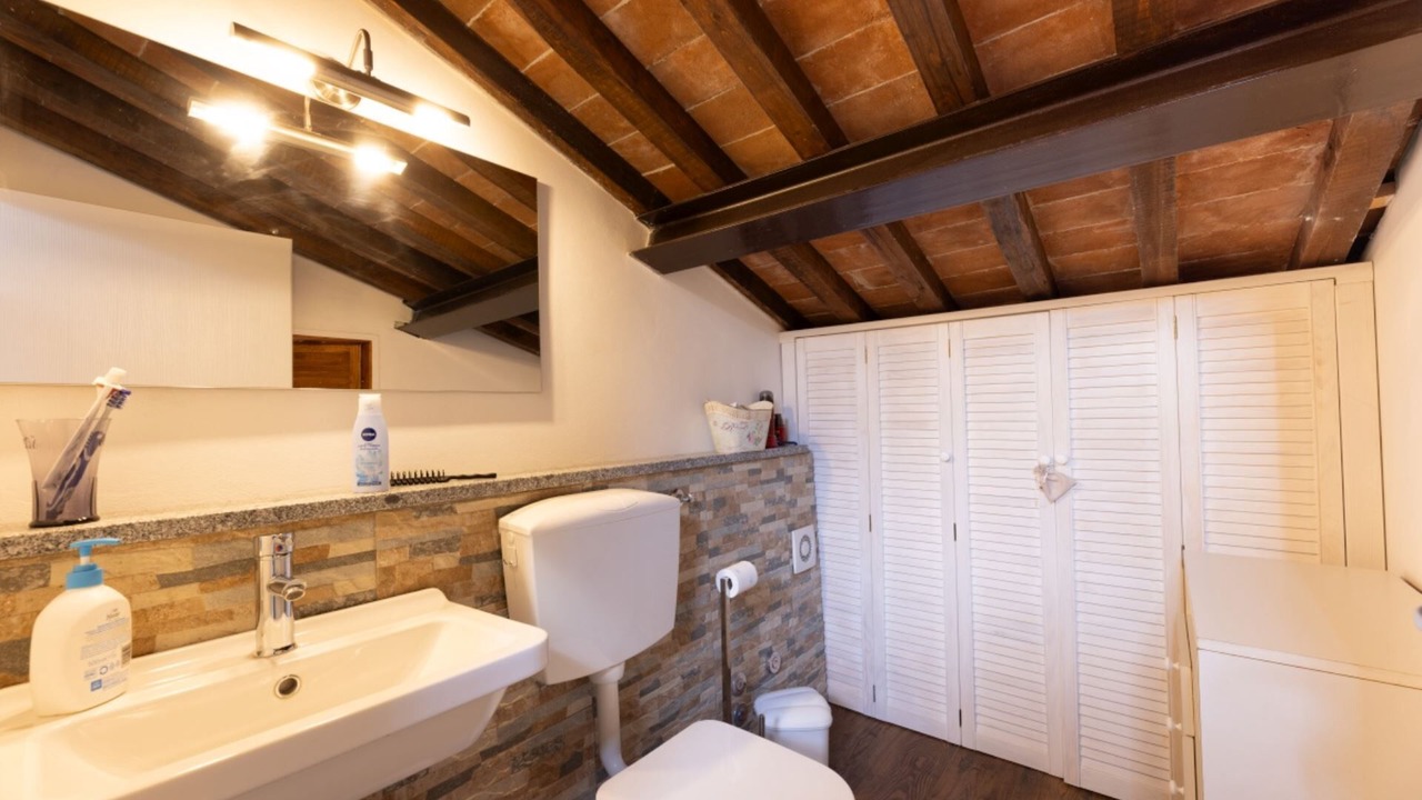 Photo of Bathroom in Marciana