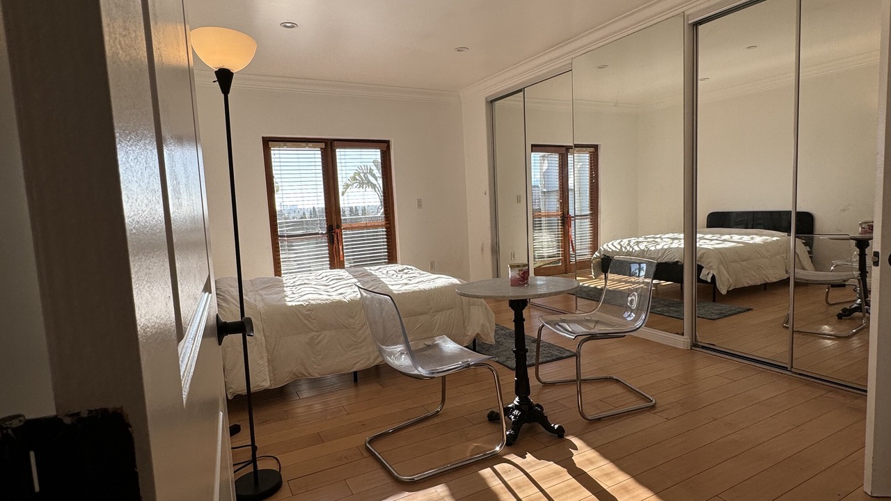 Photo of Bedroom in Pico - Robertson