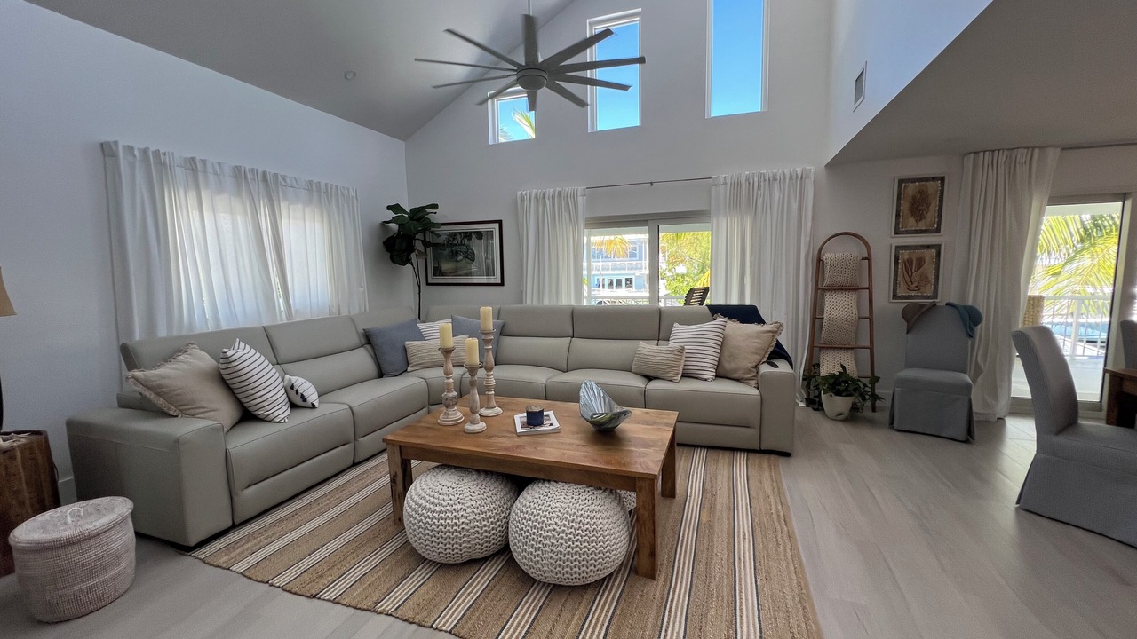 Photo of Livingroom in Winston Waterways
