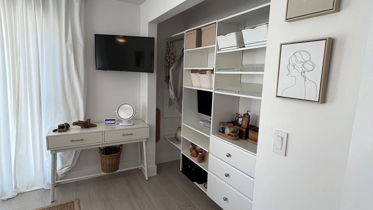 Photo of Livingroom in Winston Waterways