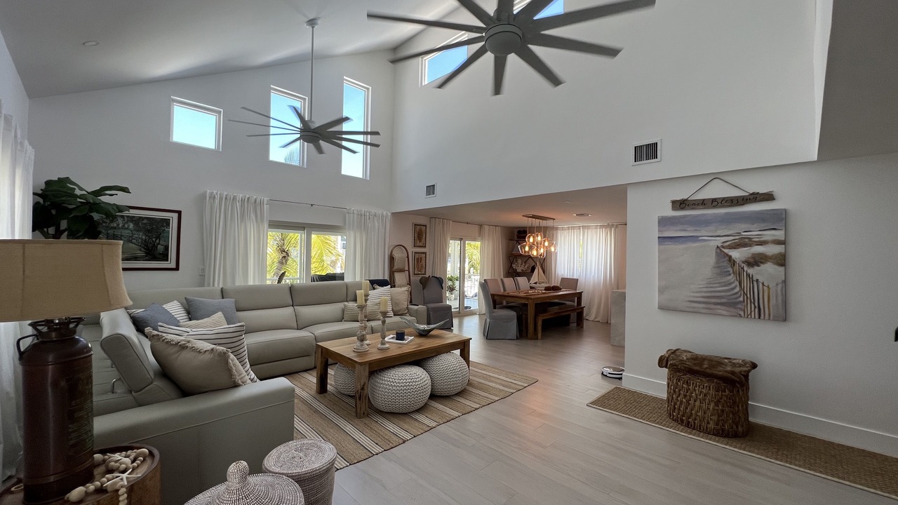 Photo of Livingroom in Winston Waterways