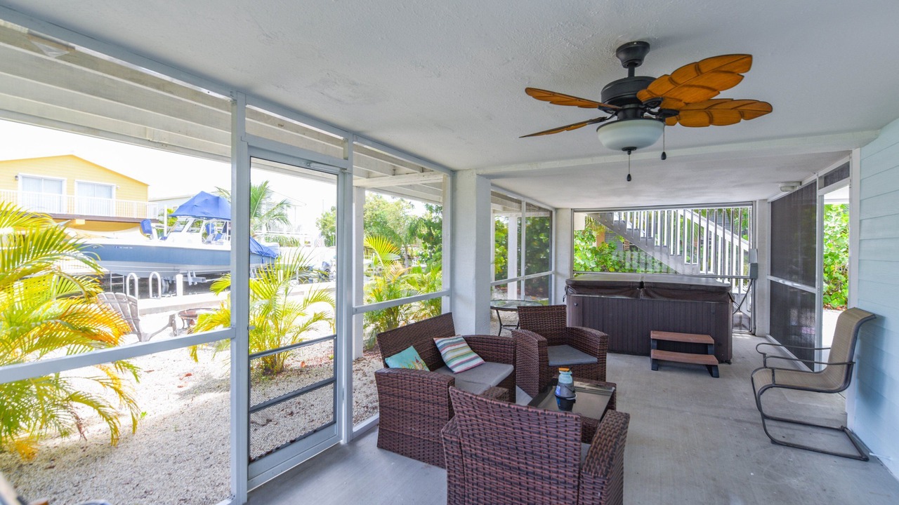 Photo of Patio Balcony in Breezeswept Beach Estates