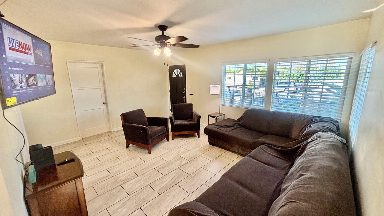 Photo of Livingroom in East Los Angeles