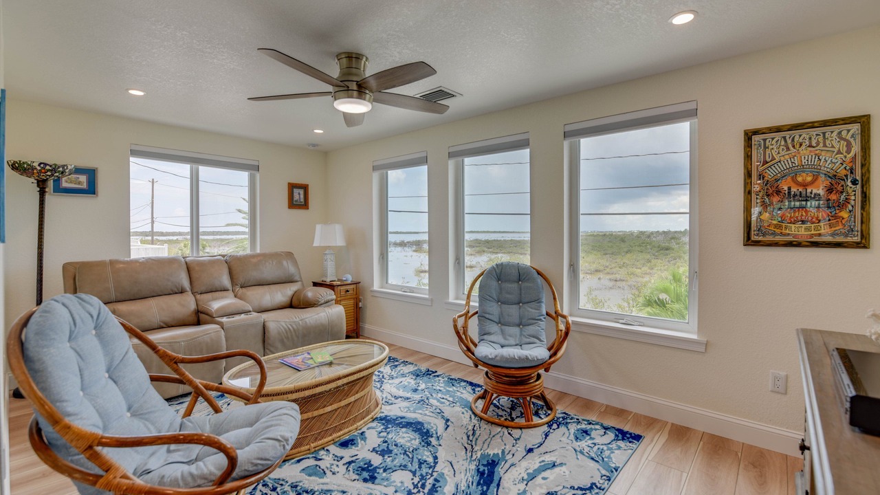 Photo of Livingroom in Breezeswept Beach Estates
