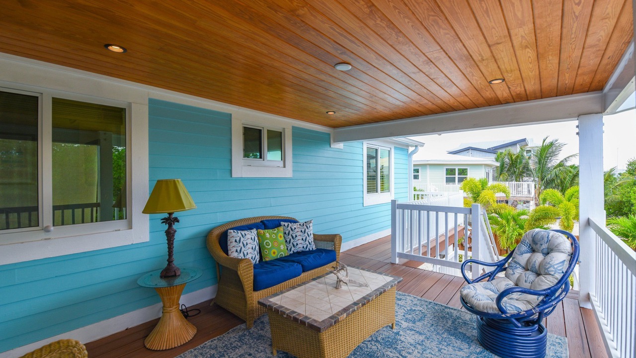 Photo of Patio Balcony in Breezeswept Beach Estates