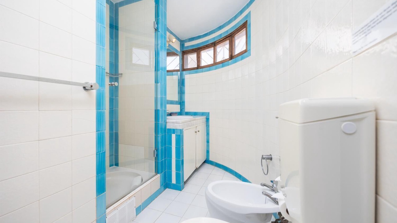 Photo of Bathroom in Quarteira