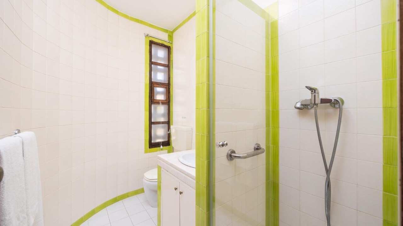 Photo of Bathroom in Quarteira