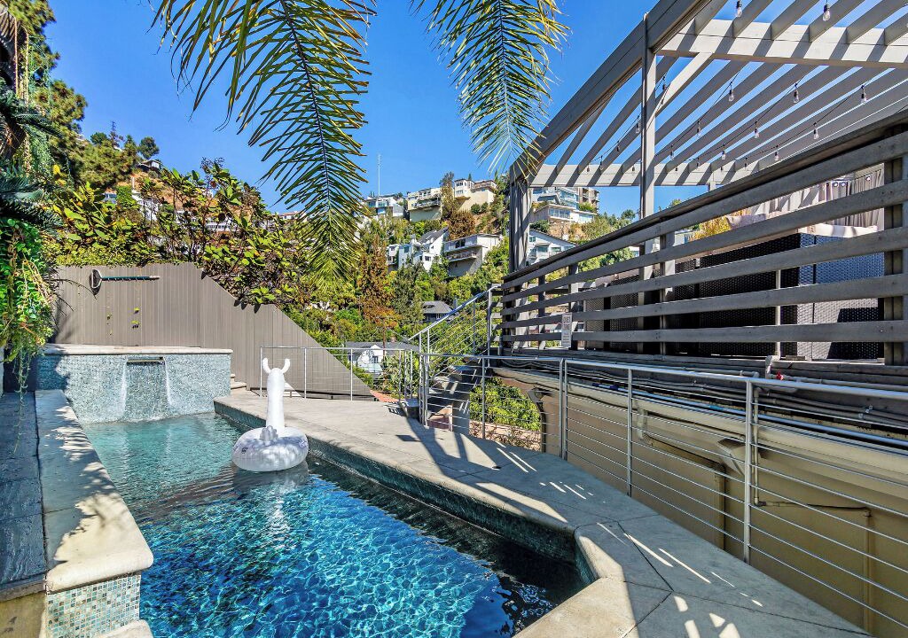 Photo of Others in Hollywood Hills West