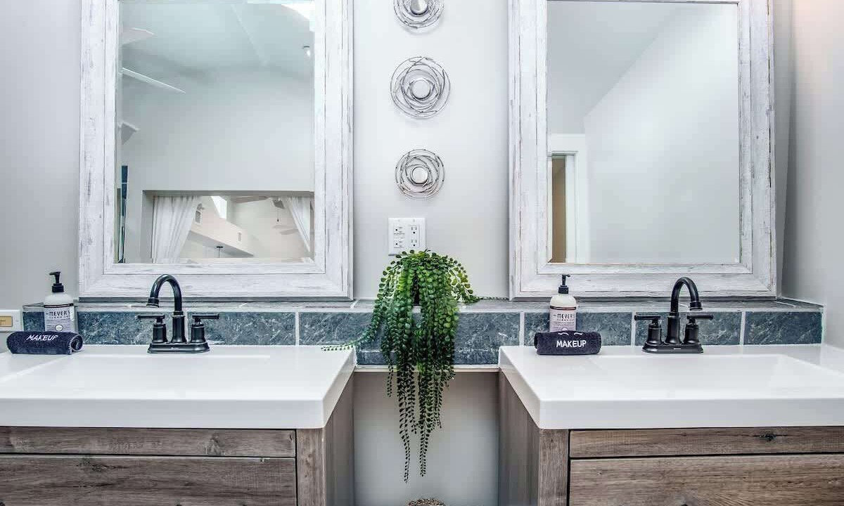 Photo of Bathroom in Midtown