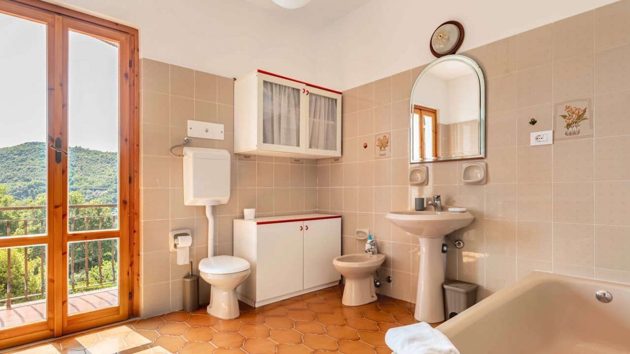 Photo of Bathroom in Piazza