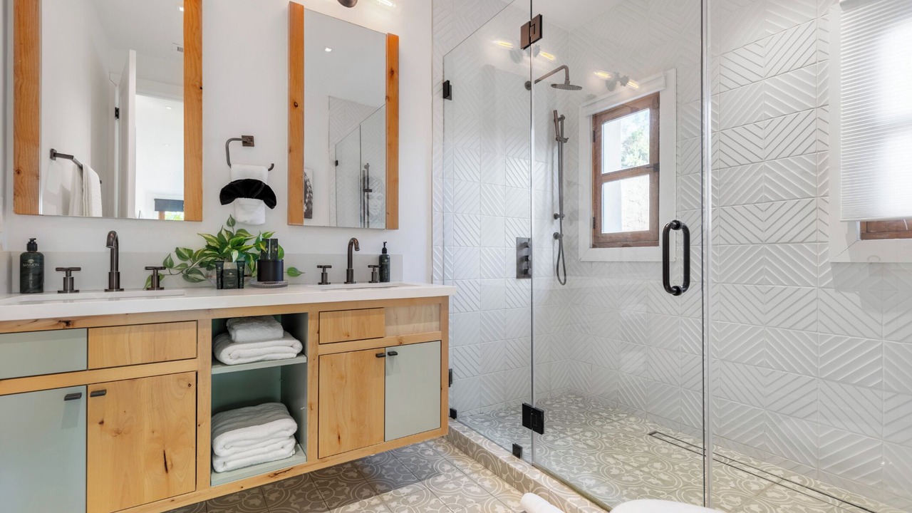 Photo of Bathroom in Beverly Grove