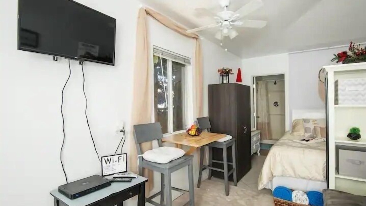 Photo of Bedroom in Lawndale