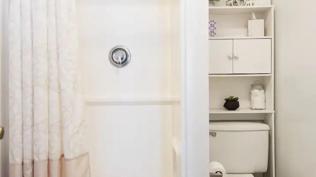 Photo of Bathroom in Lawndale