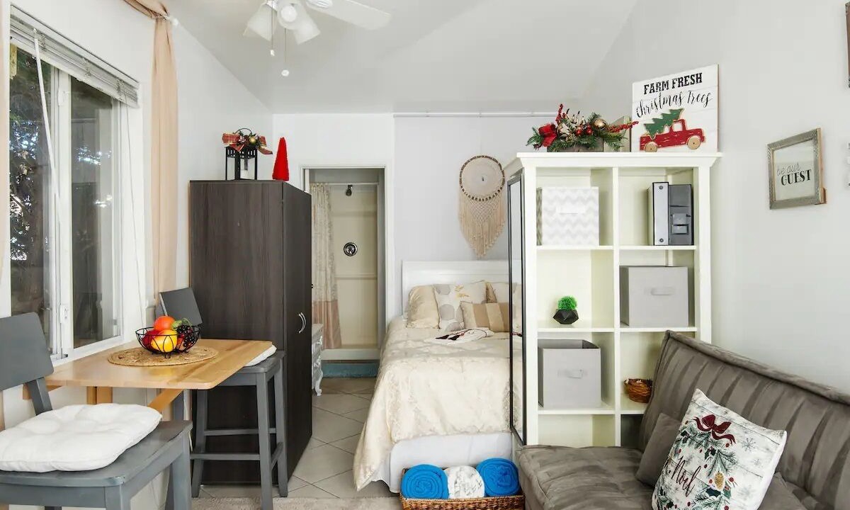 Photo of Bedroom in Lawndale