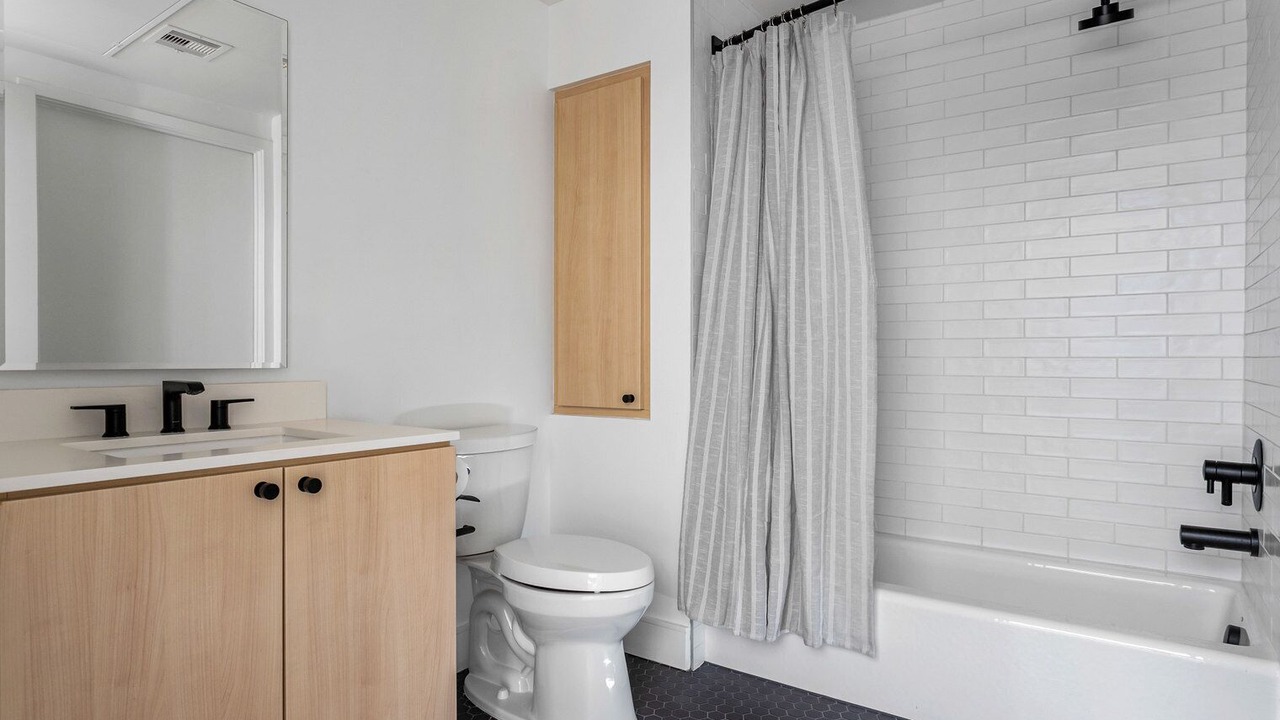 Photo of Bathroom in Los Angeles
