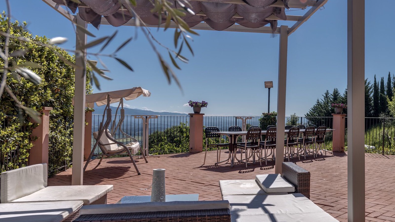 Photo of Outdoor in Neri