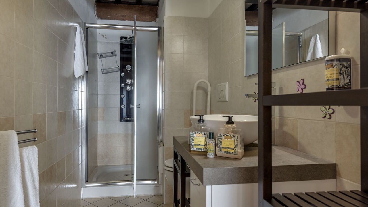 Photo of Bathroom in Neri