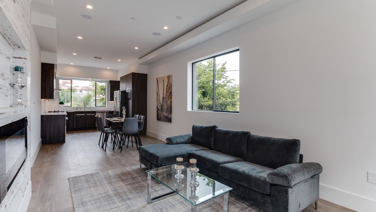Photo of Livingroom in Mid City