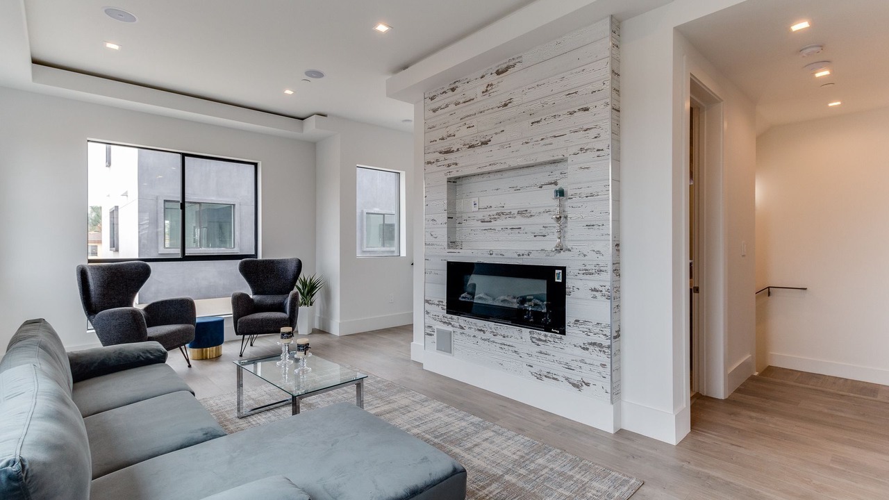 Photo of Livingroom in Mid City