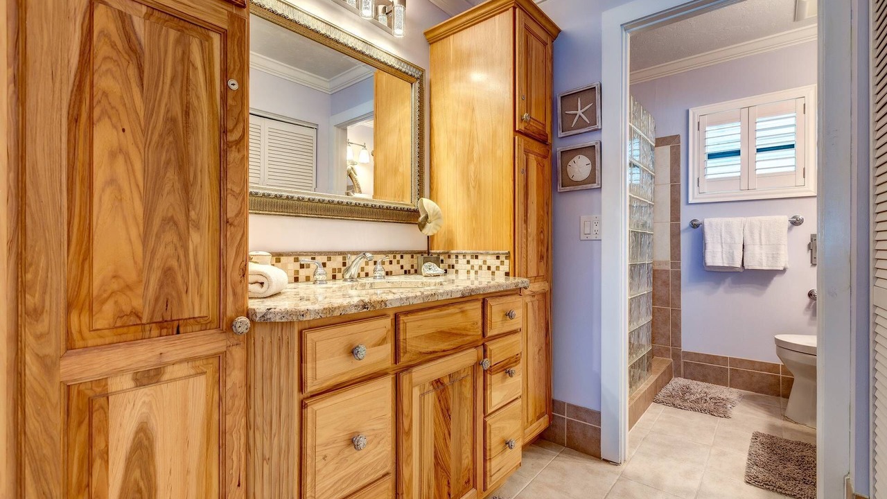 Photo of Bathroom in Summerland Key