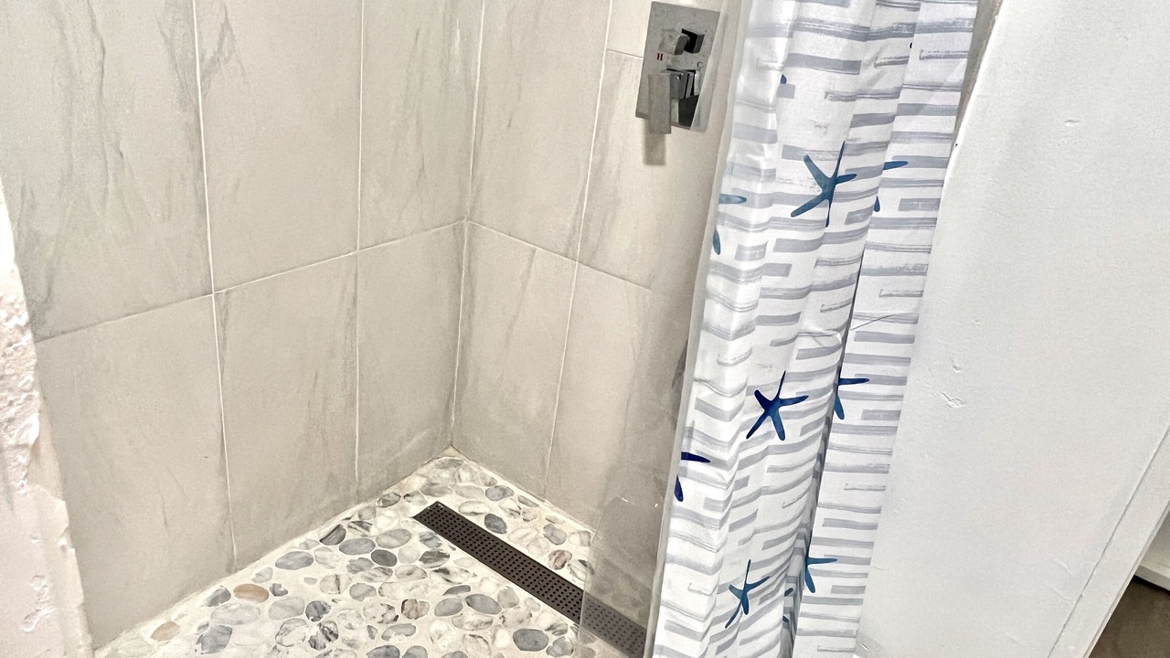 Photo of Bathroom in Harbor