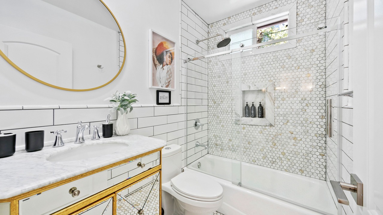 Photo of Bathroom in Los Angeles