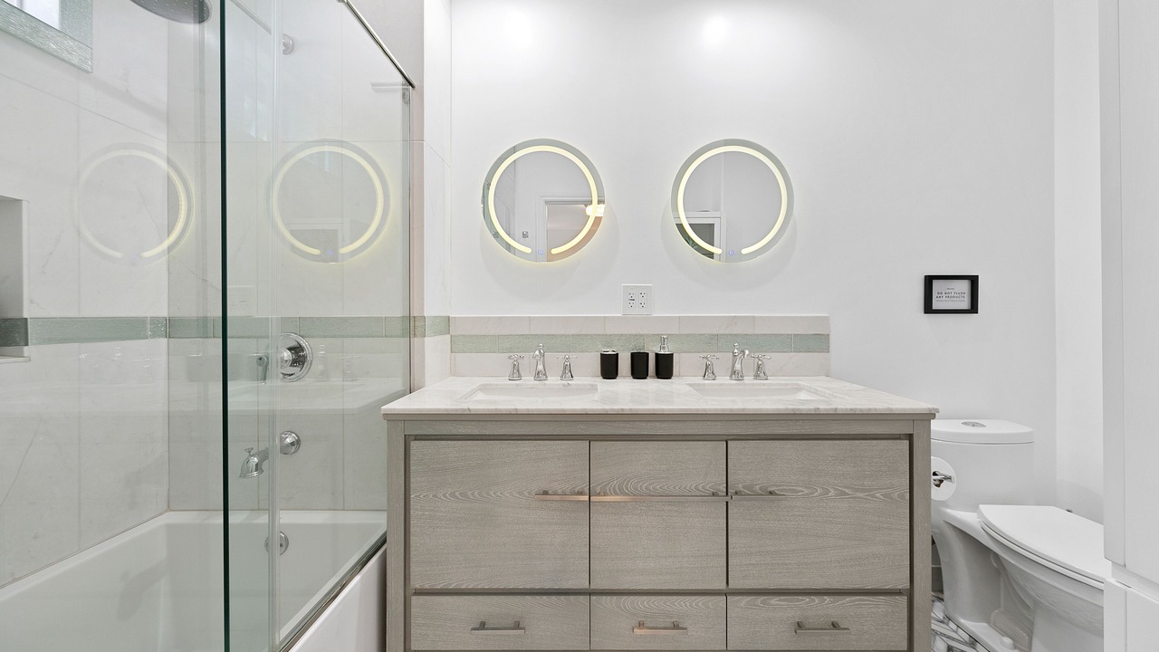 Photo of Bathroom in Los Angeles