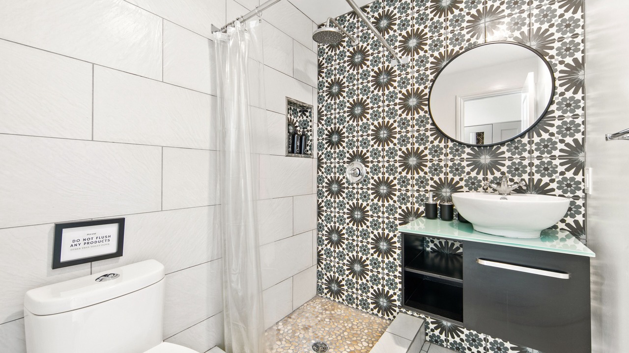 Photo of Bathroom in Los Angeles